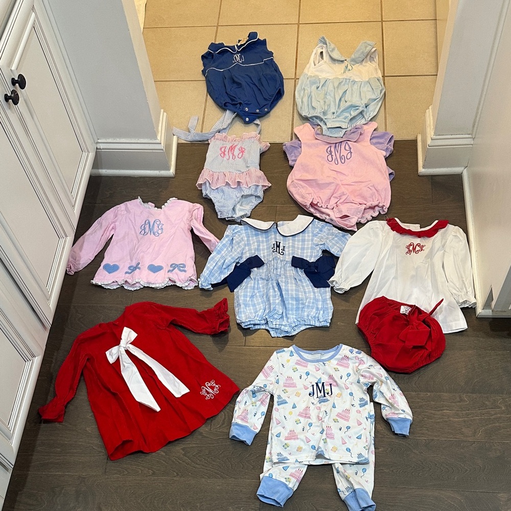 ‘Jmj’ monogram (12-18m) Assorted Baby Clothing Set